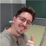 Maestro de educación primaria especializado en educación física, con 4 años de experiencia en el ámbito deportivo y educativo.